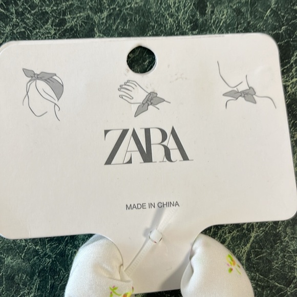 Zara 3 in1 hair tie, wrist strap and neck tie up. - Picture 2 of 4